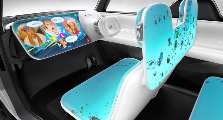  Nissan’s ‘Teatro For Dayz’ Concept Is A Mobile Device For The Digital Generation