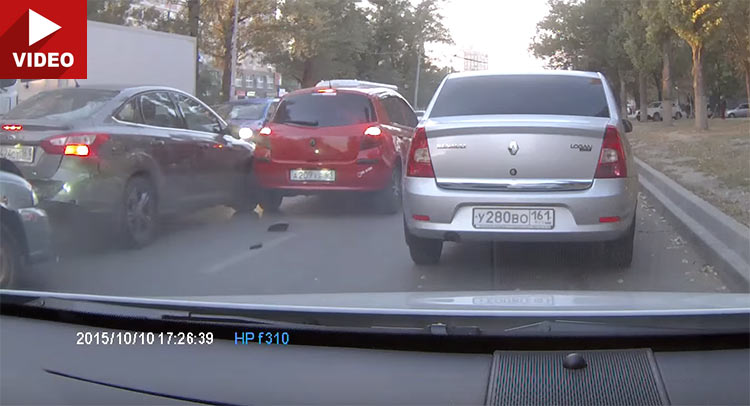  Silly Pigeon Provokes A Triple Accident In Russia