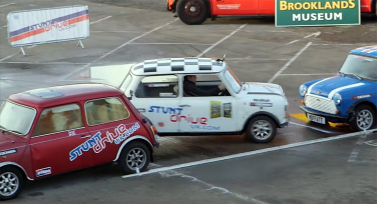  Watch This Guy Set The World Record For Tightest Reverse Parallel Parking