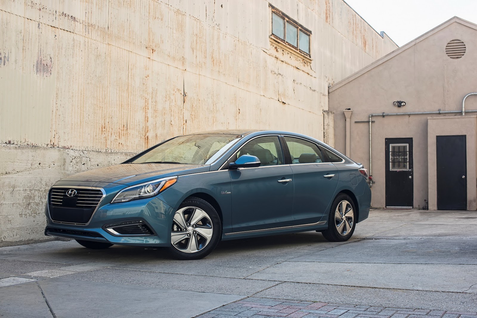 2016 Hyundai Sonata Plug-in Hybrid Starts At $35,435, Offers 27 Mile EV ...