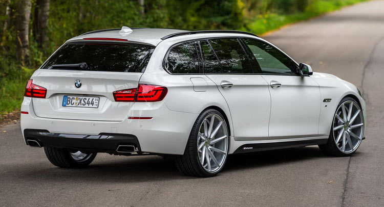  White BMW 5-Series Touring Puts On 22″ Wheels