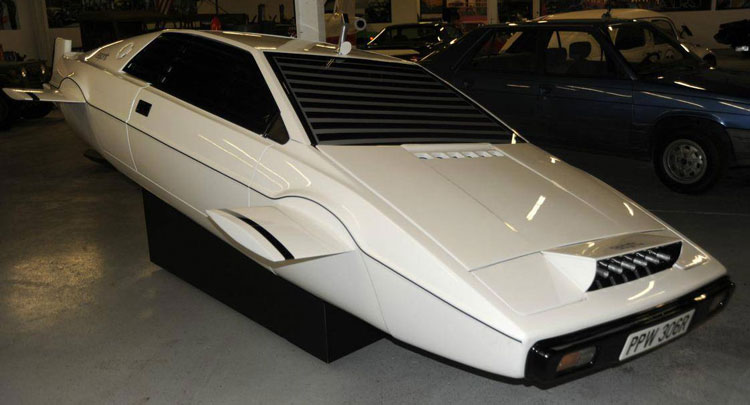  Would You Pay $1 Million For The James Bond Lotus Esprit Submarine?