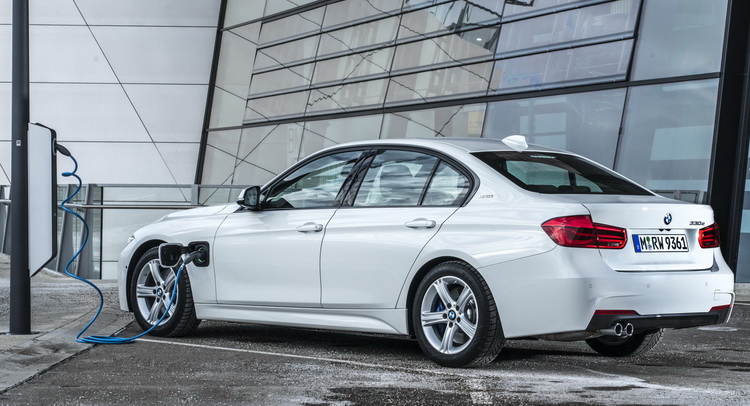  New BMW 330e PHEV Detailed In New Gallery [89 Pics]