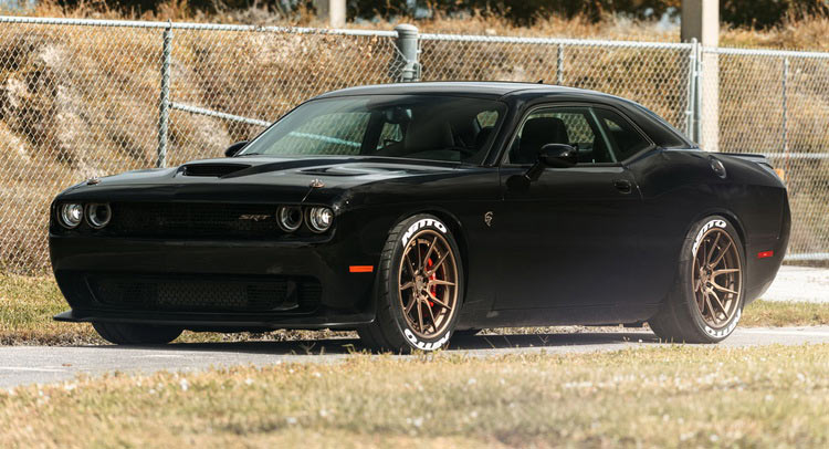 Challenger Hellcat Shows Off 20″ Matte Bronze Claws