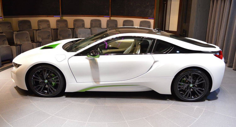 BMW Abu Dhabi Welcomes White & Java Green i8
