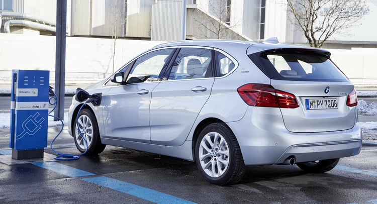  BMW 225xe PHEV Has Royalty In Its Veins [128 Pics]