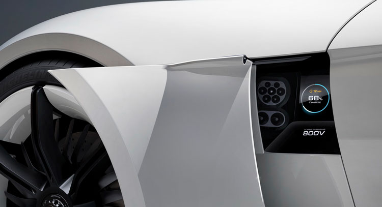 New Station Can Charge EVs In 15 Minutes