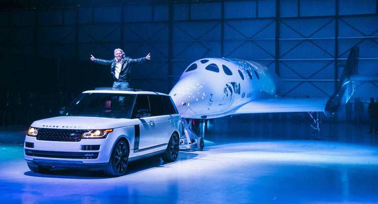  Range Rover Autobiography Tows The All-New Virgin Galactic SpaceShipTwo