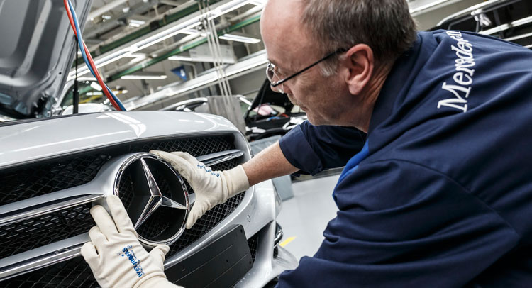  Defective Takata Airbags Claim 840,000 Daimler Vehicles In U.S.
