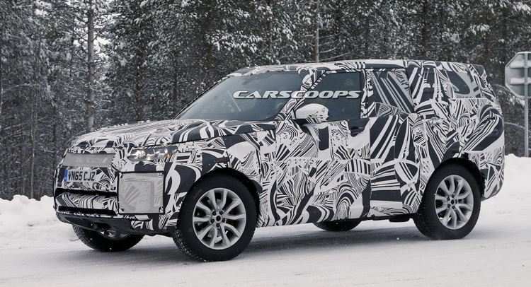  New, Lighter Land Rover Discovery Spotted Playing Out In The Snow
