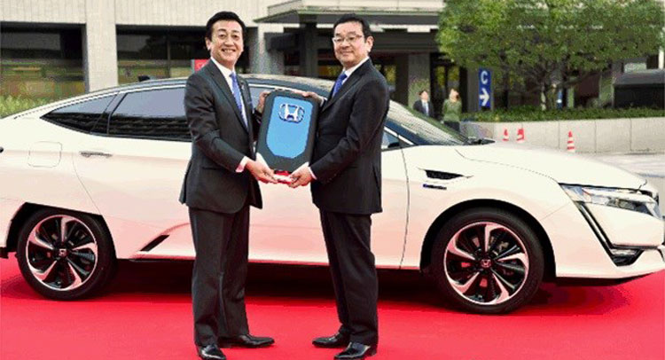  Honda Has Delivered First Clarity Fuel-Cell