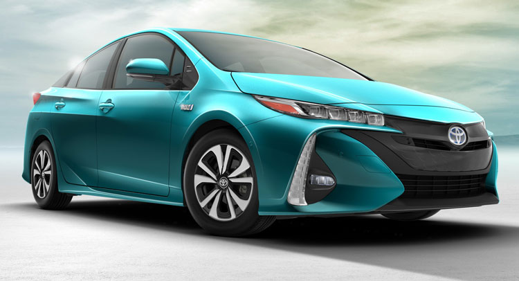  Toyota’s New Prius Prime Plugs-in To The NY Auto Show With A Fresh Face