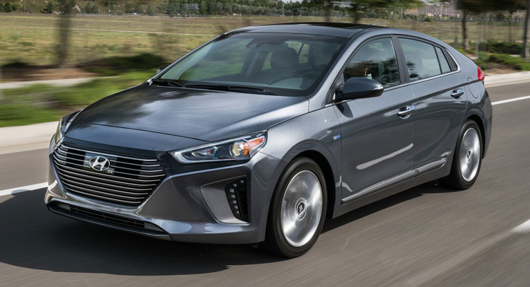  2017 Hyundai Ioniq Makes North American Debut In Hybrid, PHEV And EV Flavors