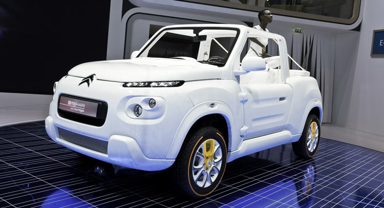  Courreges’s Citroen E-Mehari Concept Struts Down Geneva’s Catwalk