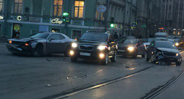  Dodge Challenger T-Bones A Kia On Russian Dashcam [w/Video]