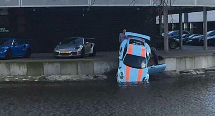 Oops, A Porsche Mechanic Dropped A New 911 GT3 RS In The Water