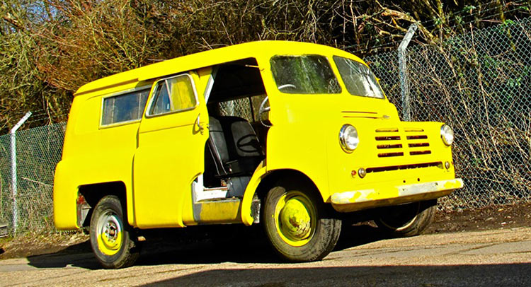  The Lady In the Van Bedford CA Up For Auction