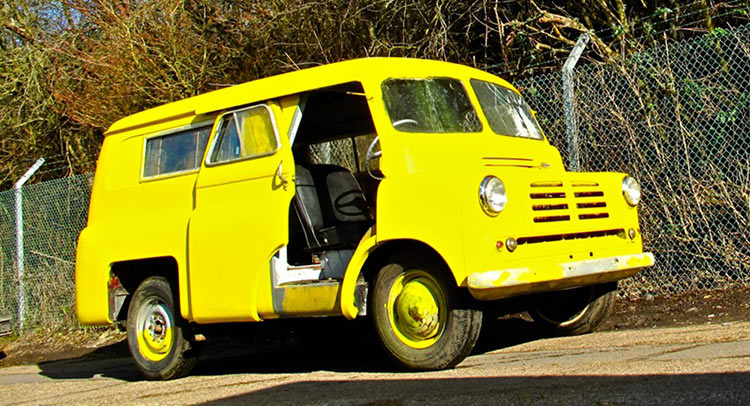 The Lady In the Van Bedford CA Up For Auction