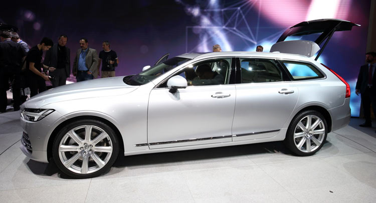  Volvo Reveals UK Pricing & Specs For New S90 & V90