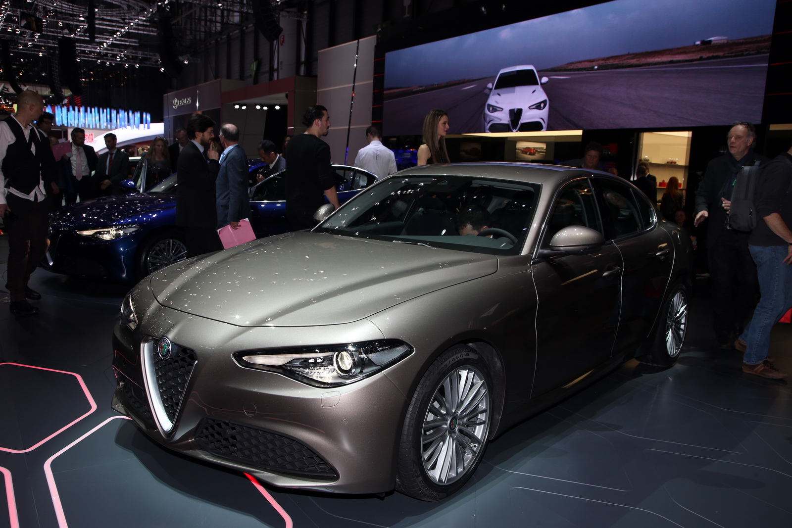 Alfa Romeo Giulia To Get More Engines, Manual Petrol Versions By End Of