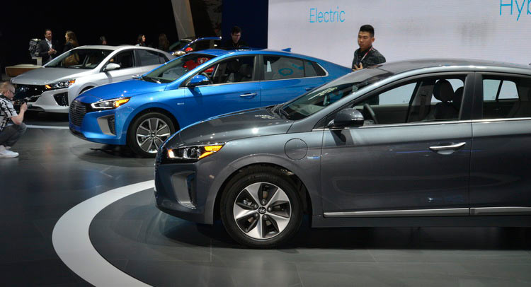  Hyundai Brings Ioniq “Eco Trinity” To NY Auto Show