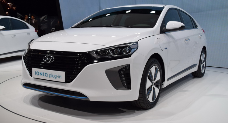  Hyundai Showcases All Three Ioniq Models In Geneva