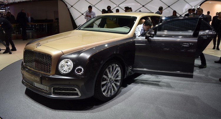  2017 Bentley Mulsanne Shows Its New Face In Geneva