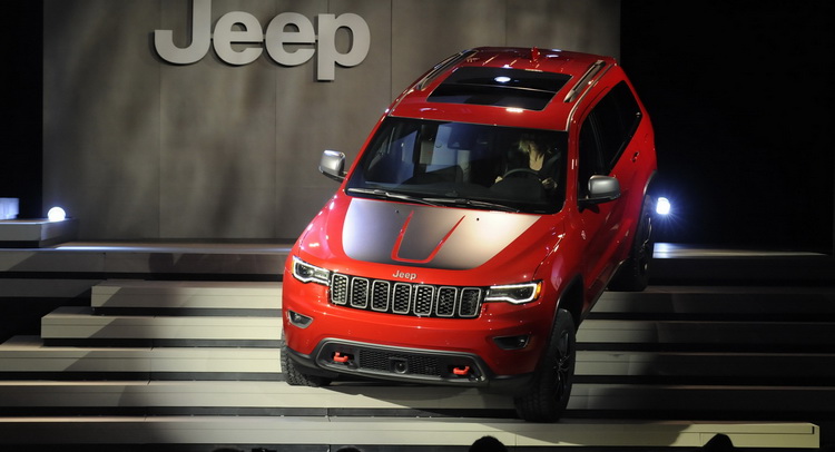  New Trailhawk Is The Most Off-Road Capable Jeep Grand Cherokee [30 Pics+Video]