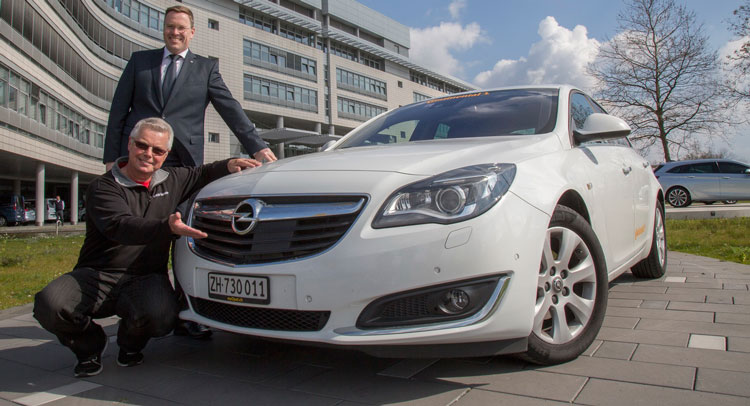  Opel Insignia Diesel Travels Over 2,100 Km On One Tank Of Fuel