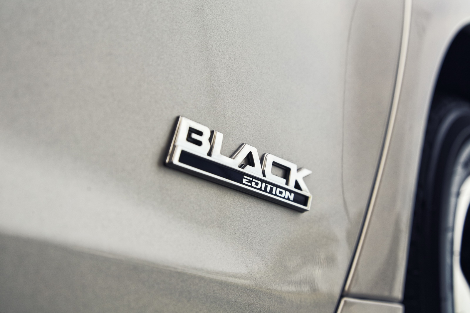 Holden Commodore Black Edition Brings Additional Content for $1k ...