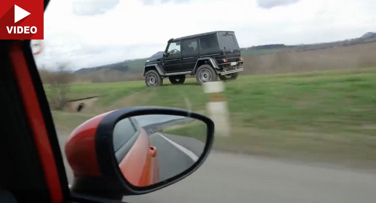 Mercedes-Benz G500 4×4² Overtakes While Off-Road