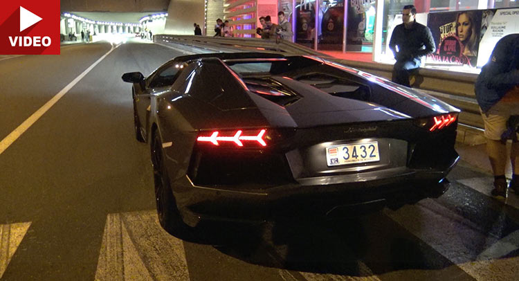  Flaming Lamborghini Aventador Gets The Attention Of Undercover Cops In Citroen C4