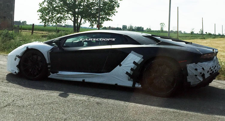 Did U Spy Lamborghini’s Facelifted 2017 Aventador?