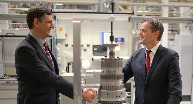  Daimler Starts Producing New 9-Speed Auto Gearbox In Romania