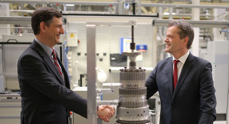 Daimler Starts Producing New 9-Speed Auto Gearbox In Romania