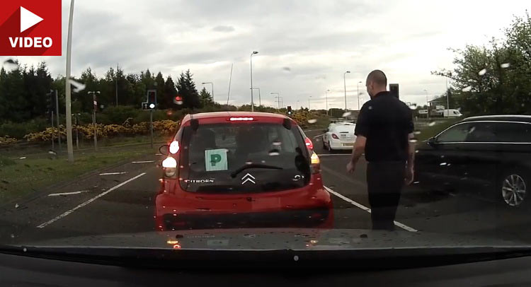  Dashcam Captures Rookie Driver Stalling Car 13 Times