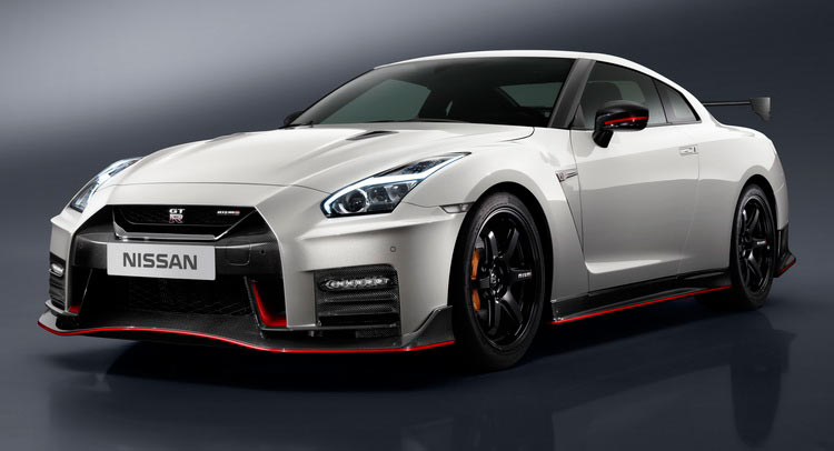  2017 Nissan GT-R NISMO Makes Official Debut