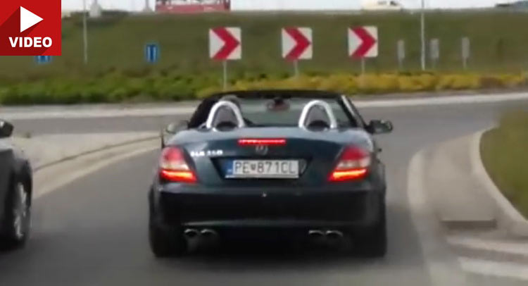  What An Arse! Mercedes Driver Blocks Ambulance During Emergency