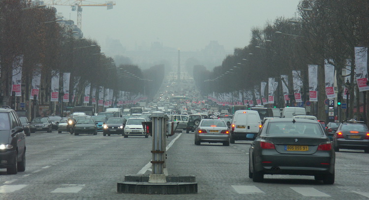  Paris Bans Vehicles Older Than 1997 On Weekdays