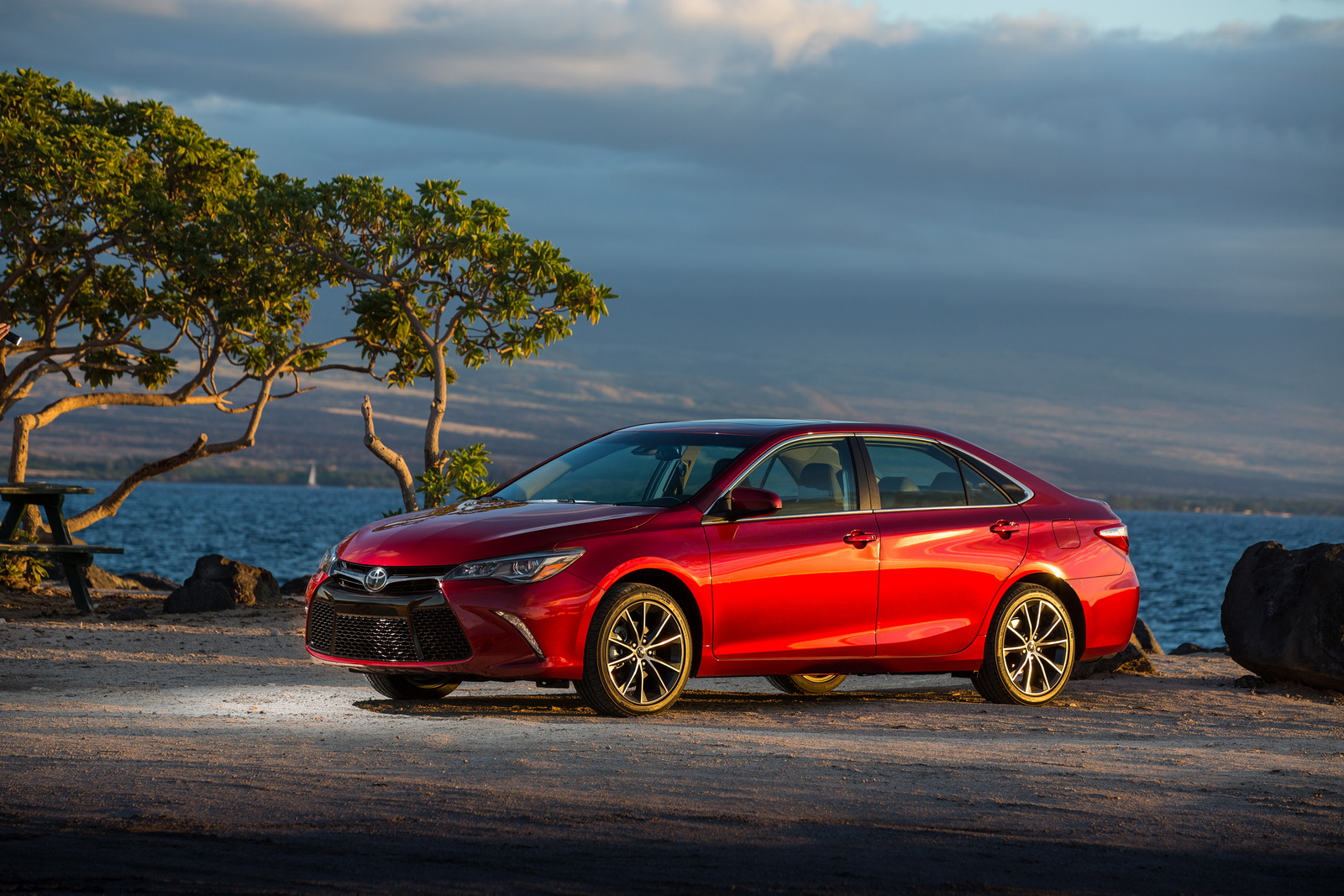2017 Toyota Camry Adds More Value For The Same Price [62 Images ...