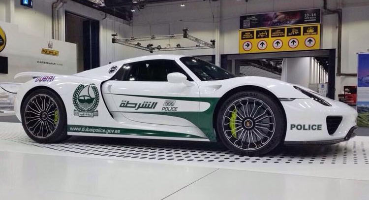  Dubai Police Stop Street Racers, Seize 81 Cars