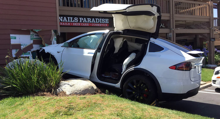  Tesla Owner Claims Model X Accelerated On Its Own, Crashed Into Building [Updated]