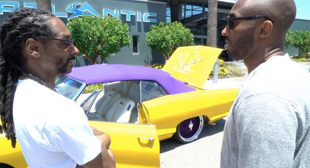  Snoop Gives Kobe Bryant His Lakers-Themed Lowrider [w/Video]