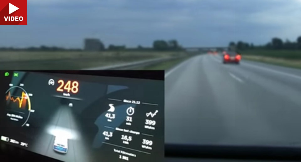  This Tesla Model X P90D Is Going Flat Out On The Autobahn