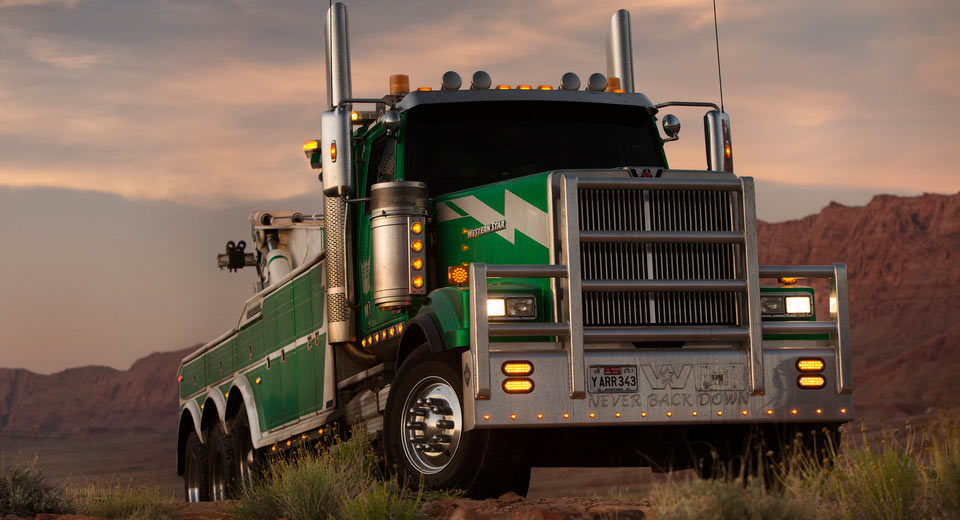  Michael Bay Teases Combaticon Leader ‘Onslaught’ With Tweet