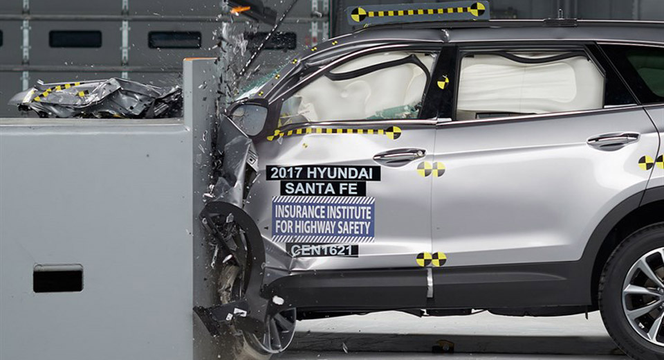  2017 Hyundai Santa Fe Aces IIHS Crash Tests
