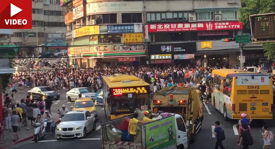  Extremely Rare Pokemon Causes Human Stampede In Taiwan