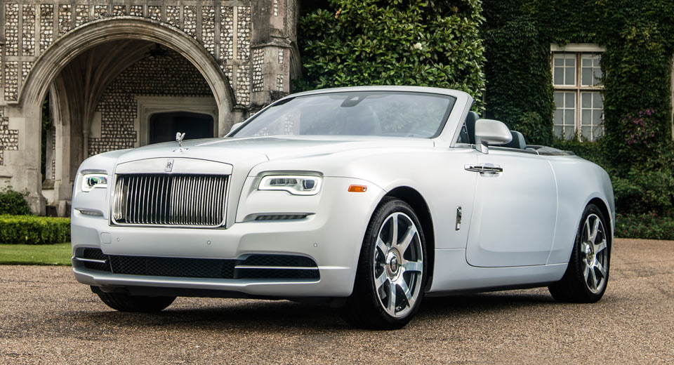Rolls-Royce Brings Trio Of Bespoke Dawns To Pebble Beach