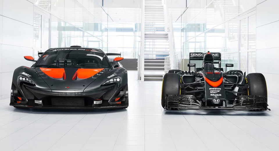  Matching McLaren-Honda F1 Car & P1 GTR Hypercar Pose Together