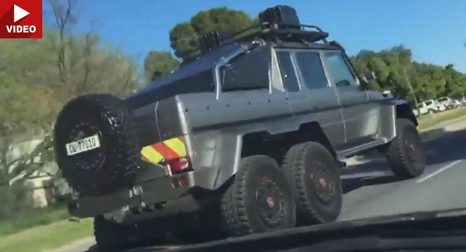  South African Motorist Has Priceless Reaction After Seeing A Mercedes-AMG G63 6×6